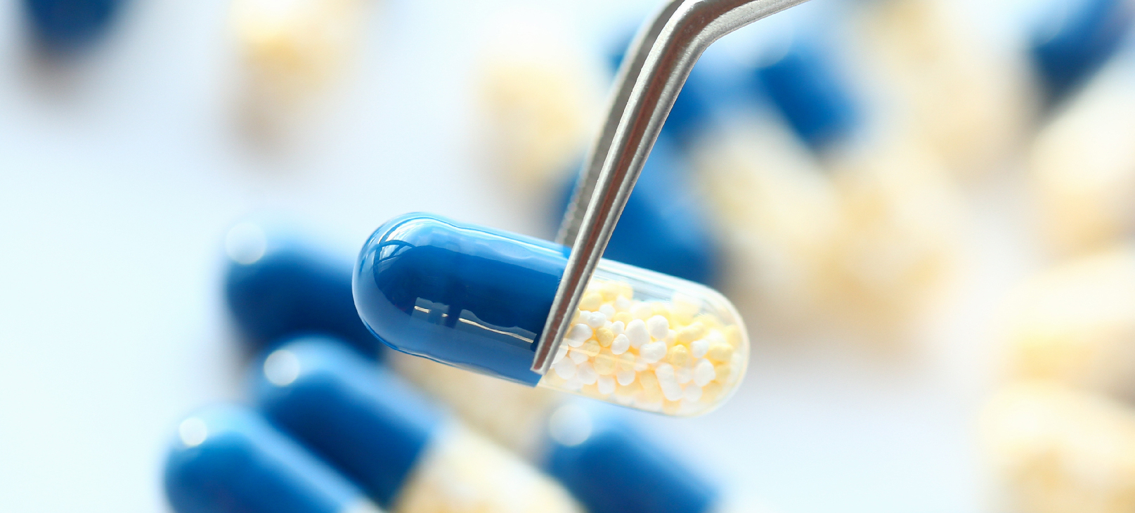 medicamento-sendo-manuseado-conforme-a-gestão-da-qualidade